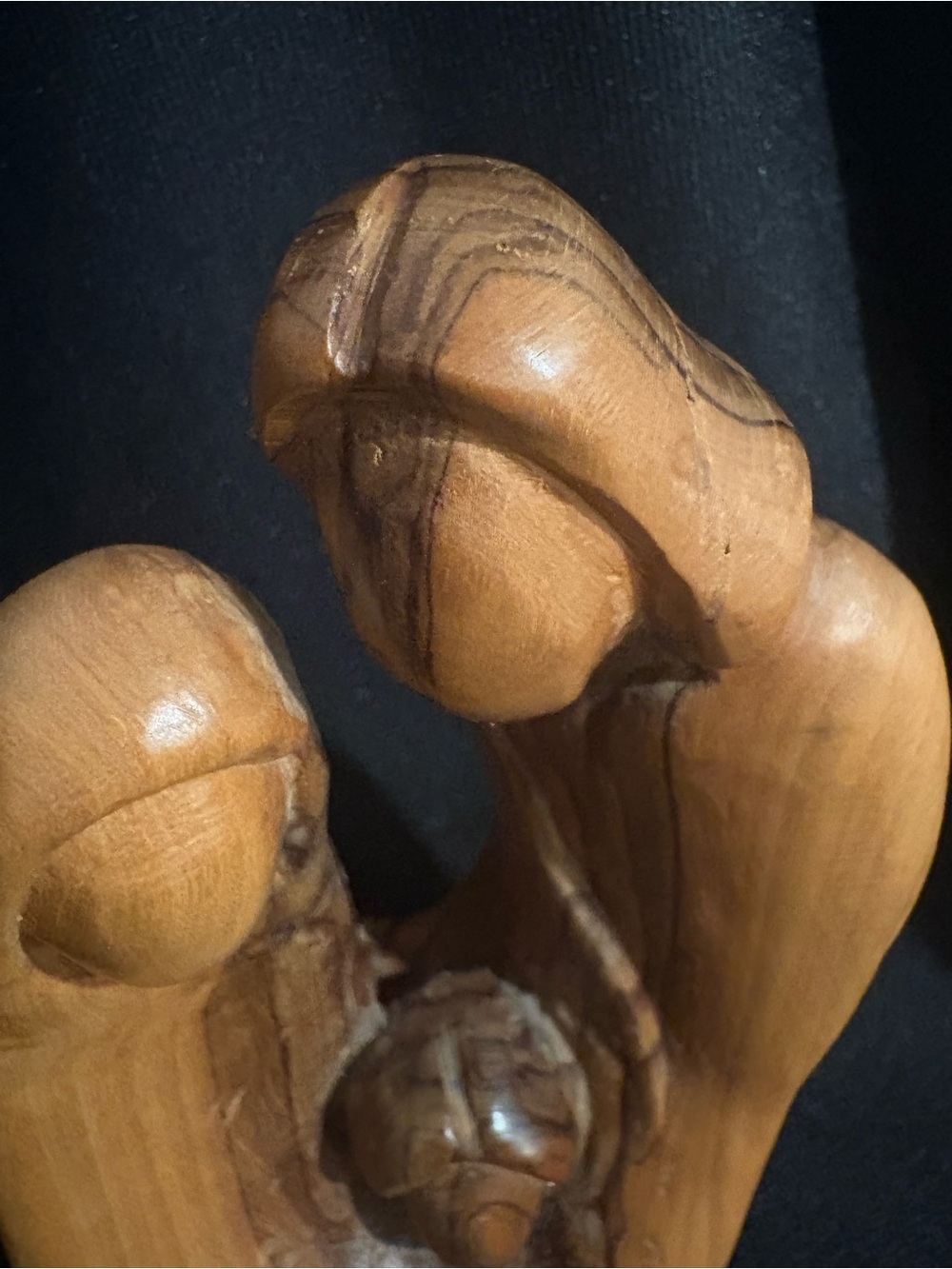 Olive Wood Holy Family Nativity Sculpture Hand Carved in Jerusalem - Picture 3 of 7